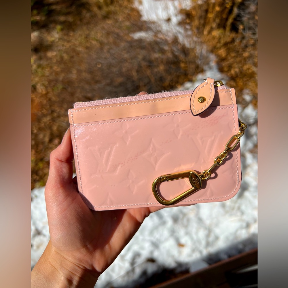 Louis Vuitton Rose Ballerine Key Cles Pouch Empriente Vernis Auth Barbie Ballet